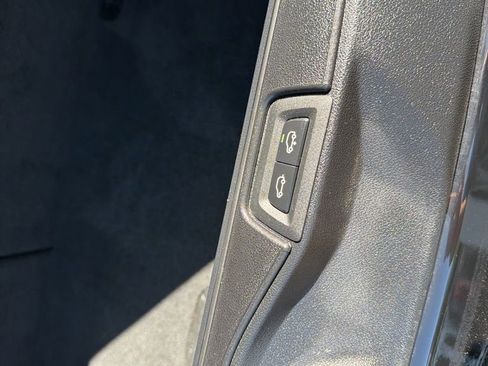 Used 2022 BMW X7 xDrive40i w/ Premium Package AWD/4WD image 9