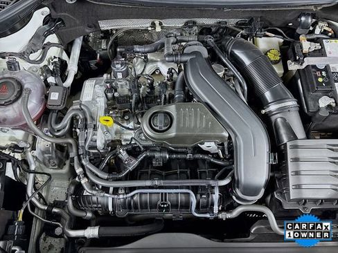 Used 2024 Volkswagen Taos SE image 29