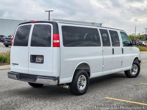 Used 2025 Chevrolet Express 3500 LT w/ LT Preferred Equipment Group RWD image 7