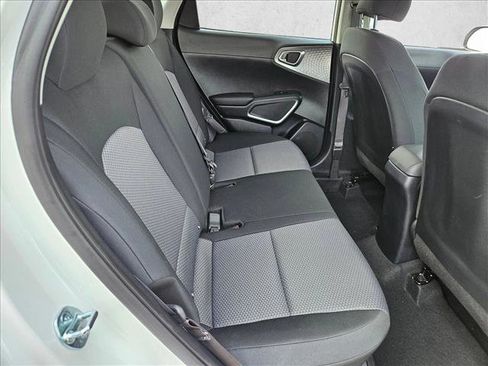 Used 2025 Kia Soul LX w/ LX Technology Package image 18