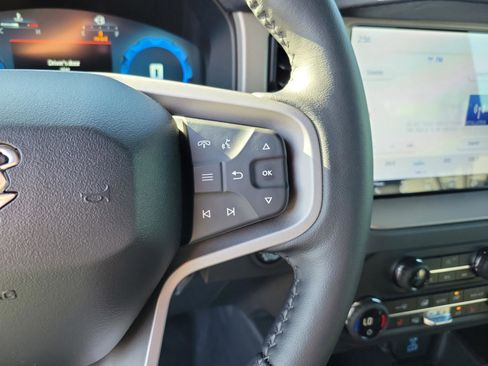 New 2025 Ford Bronco Outer Banks w/ Black Appearance Package image 12