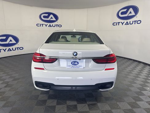 Used 2018 BMW 740i RWD image 4