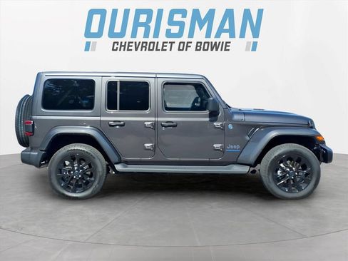 Used 2025 Jeep Wrangler Unlimited Sahara AWD/4WD image 2