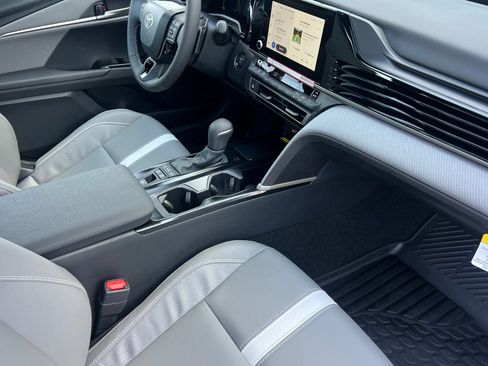 New 2026 Toyota Camry SE image 17