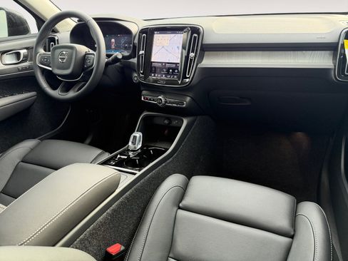 New 2026 Volvo XC40 B5 Ultra w/ Protection Package Premier image 9