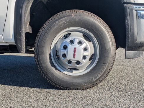 New 2025 GMC Sierra 3500 Pro w/ Convenience Package image 11