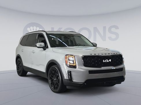 Used 2022 Kia Telluride EX w/ EX Premium Package image 2