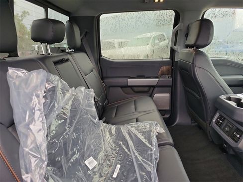 New 2026 Ford F250 Lariat w/ Black Appearance Package image 28