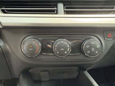 Used 2025 Chevrolet Trax LS FWD image 20