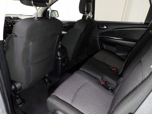 Used 2020 Dodge Journey SE FWD image 11