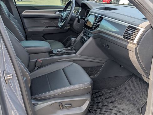 Used 2023 Volkswagen Atlas Cross Sport SEL R-Line image 18