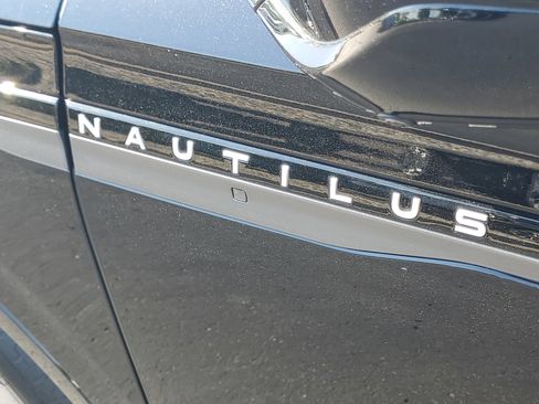New 2026 Lincoln Nautilus Reserve w/ Jet Appearance Package AWD/4WD image 7