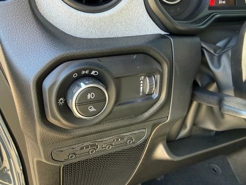 New 2025 Jeep Gladiator Sport image 15