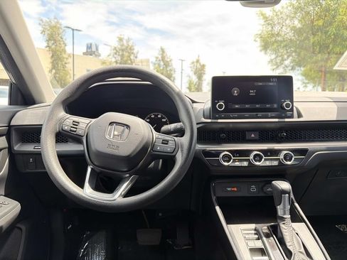 Used 2025 Honda CR-V LX image 13