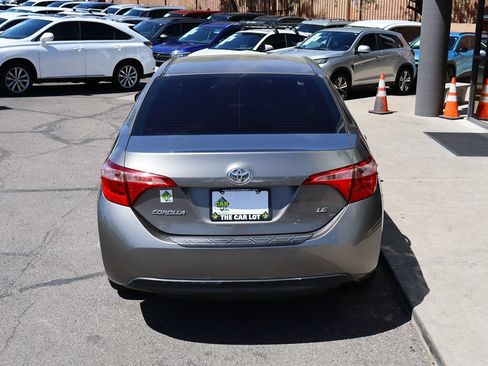 Used 2018 Toyota Corolla LE w/ Carpet Mat Package (TMS) FWD image 10