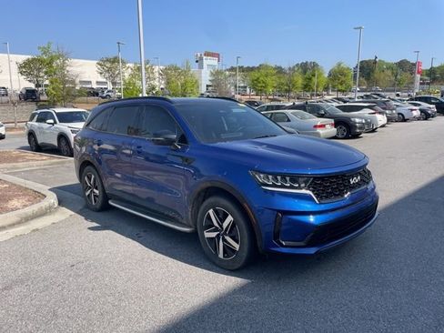 Used 2022 Kia Sorento S w/ Panoramic Sunroof Package image 1
