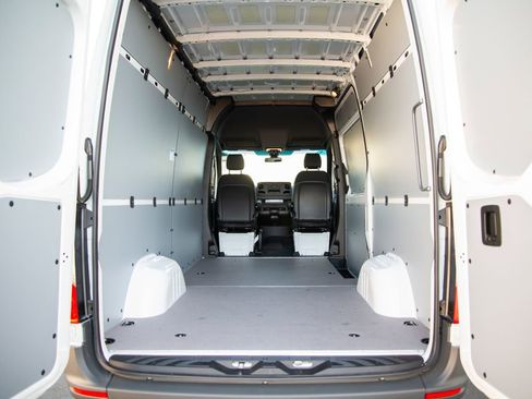New 2026 Mercedes-Benz Sprinter 2500 image 19