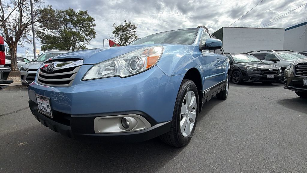 Used 2012 Subaru Outback 2.5i Premium AWD/4WD image 9