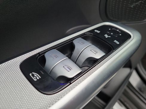 Used 2023 Mercedes-Benz GLC 300 4MATIC image 18