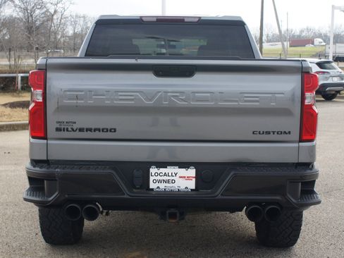 Used 2021 Chevrolet Silverado 1500 Custom Trail Boss image 3