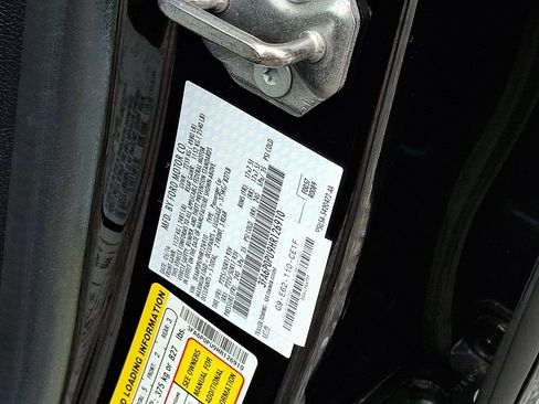 Used 2017 Ford Fusion Energi SE image 26