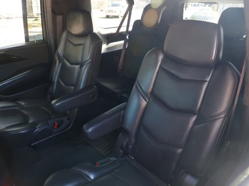 Used 2017 Cadillac Escalade ESV Platinum image 11