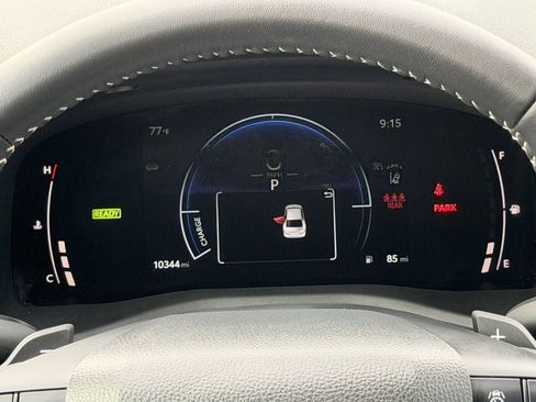 Used 2025 Toyota Camry SE w/ Convenience Package FWD image 16