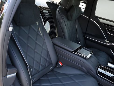 Certified 2024 Mercedes-Benz Maybach S 580 4MATIC image 15