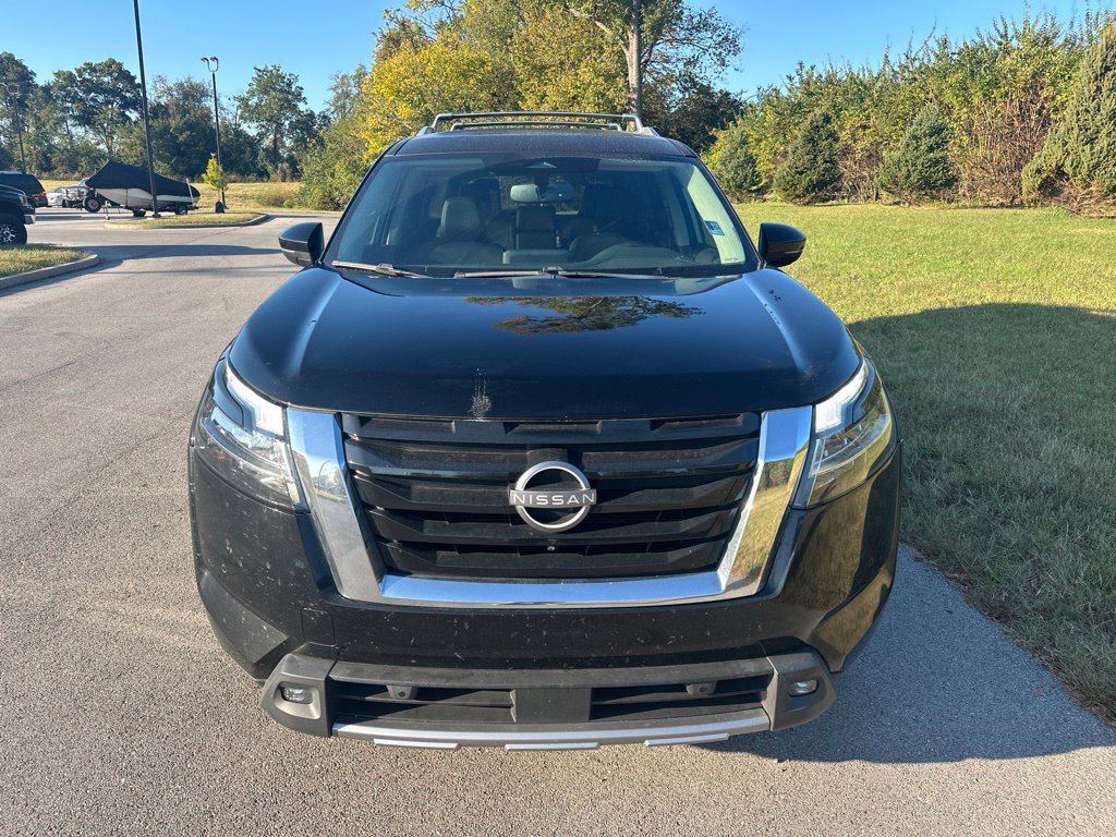 Used 2022 Nissan Pathfinder SL w/ Cargo Package FWD image 2