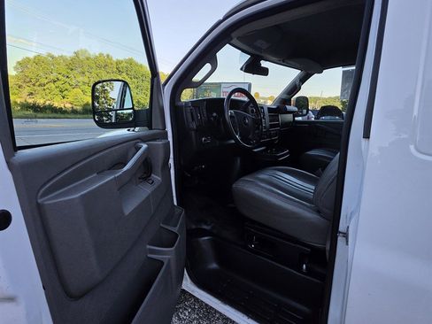 Used 2020 Chevrolet Express 2500 w/ Driver Convenience Package RWD image 5