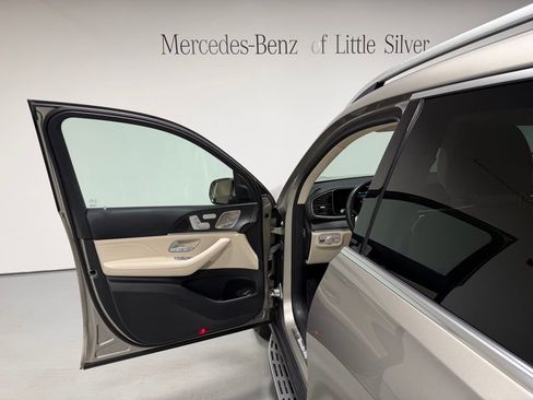 Certified 2023 Mercedes-Benz GLS 450 4MATIC image 17