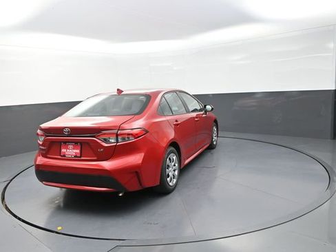Used 2021 Toyota Corolla LE FWD image 52