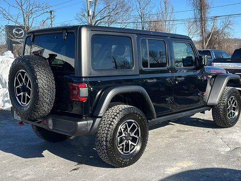 Used 2024 Jeep Wrangler Unlimited Rubicon image 4