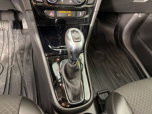 Used 2021 Buick Encore Preferred w/ Safety Package image 19