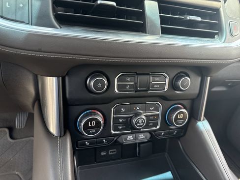 Used 2021 Chevrolet Tahoe LT w/ LT Signature Package AWD/4WD image 32