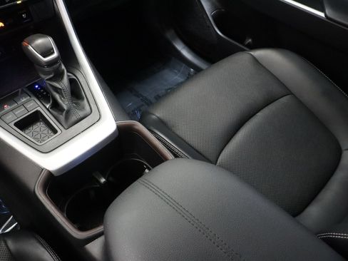 Certified 2022 Toyota RAV4 Limited FWD image 17