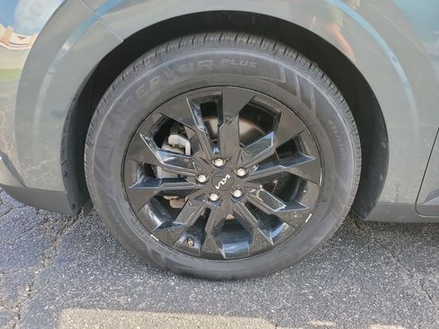 Used 2022 Kia Carnival SX Prestige image 36