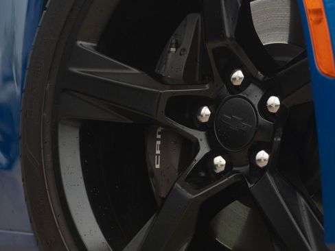 Used 2018 Chevrolet Camaro SS RWD image 14