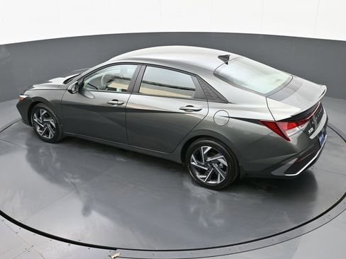 Certified 2025 Hyundai Elantra Sport image 43