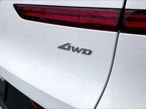 Certified 2026 Genesis GV70 2.5T AWD/4WD image 16