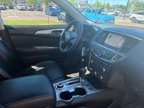 Used 2020 Nissan Pathfinder SL w/ Cargo Package AWD/4WD image 10