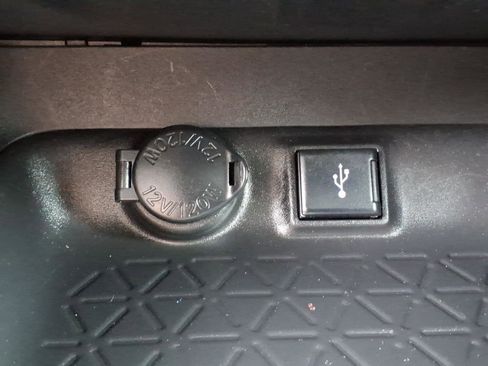 Used 2021 Toyota RAV4 XLE image 17