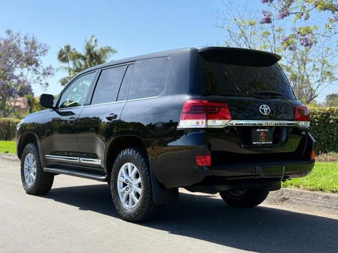 Used 2018 Toyota Land Cruiser w/ Carpet Mat Package AWD/4WD image 5
