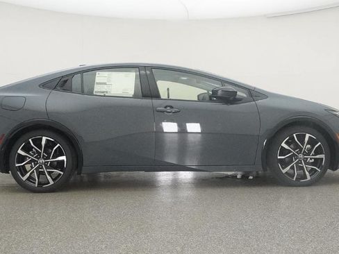 New 2026 Toyota Prius Plug-In Hybrid FWD image 39