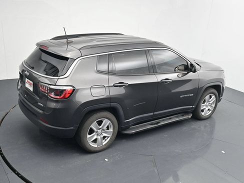Used 2022 Jeep Compass Latitude FWD image 31