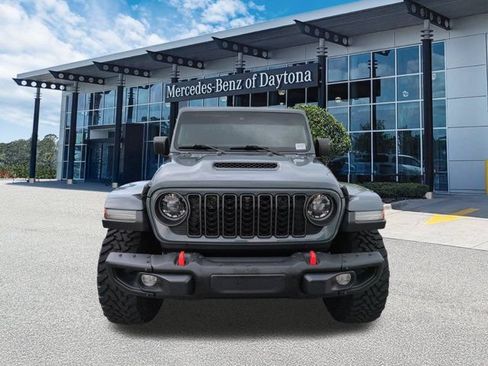 Used 2024 Jeep Gladiator Mojave AWD/4WD image 9