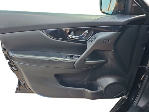 Used 2020 Nissan Rogue SL FWD image 23