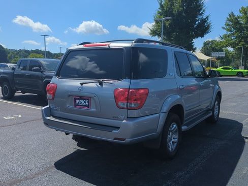 Used 2007 Toyota Sequoia SR5 RWD image 5