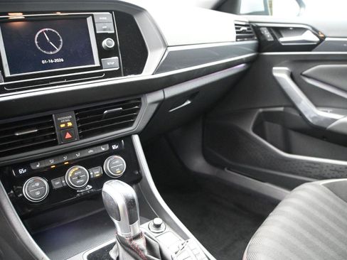 Used 2019 Volkswagen Jetta GLI image 4