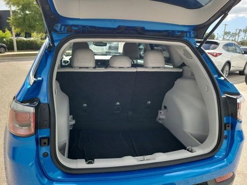 Used 2019 Jeep Compass Latitude w/ Popular Equipment Group image 9